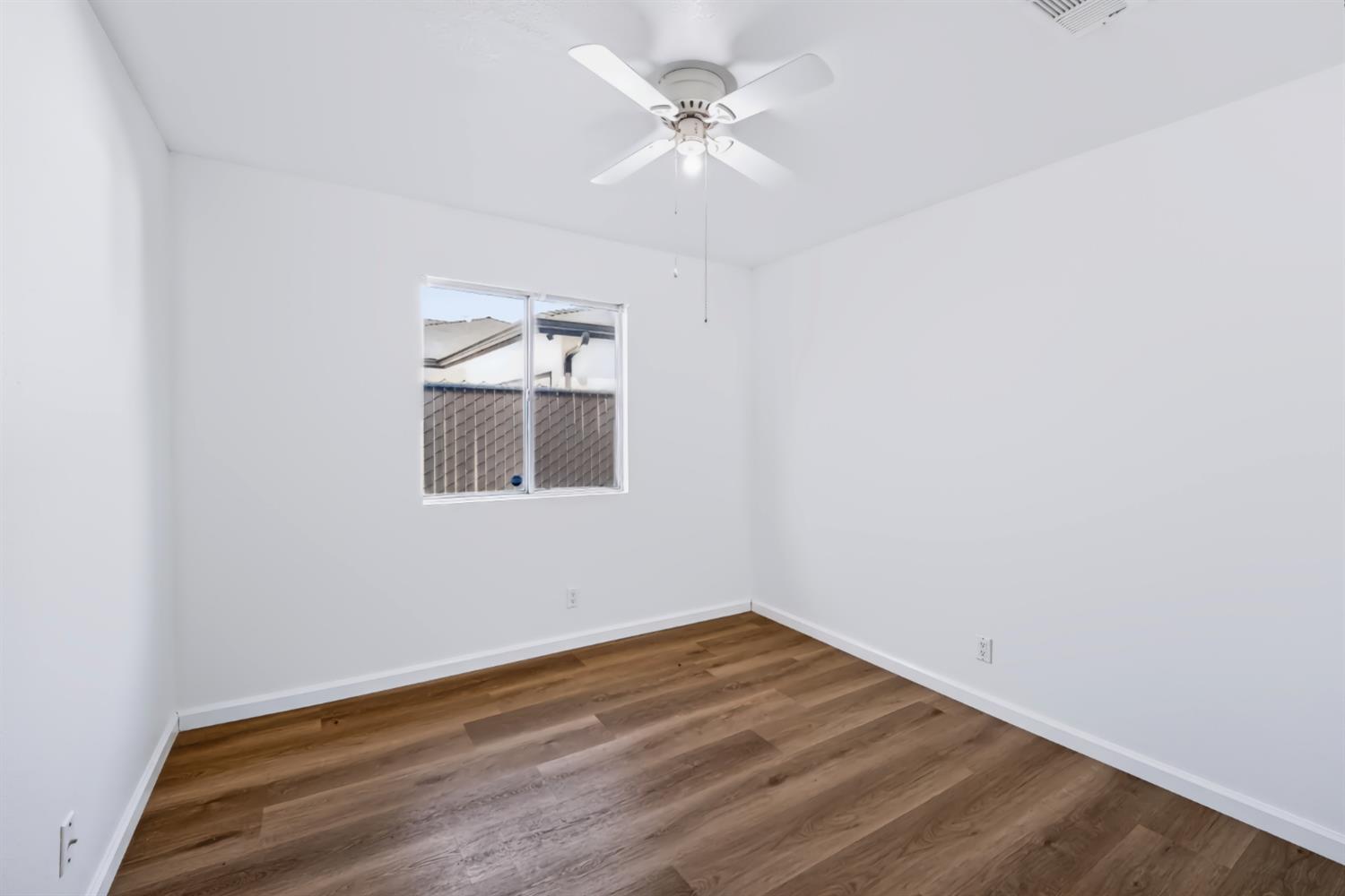 4683 E Norwich Ave, Fresno, CA 93726
