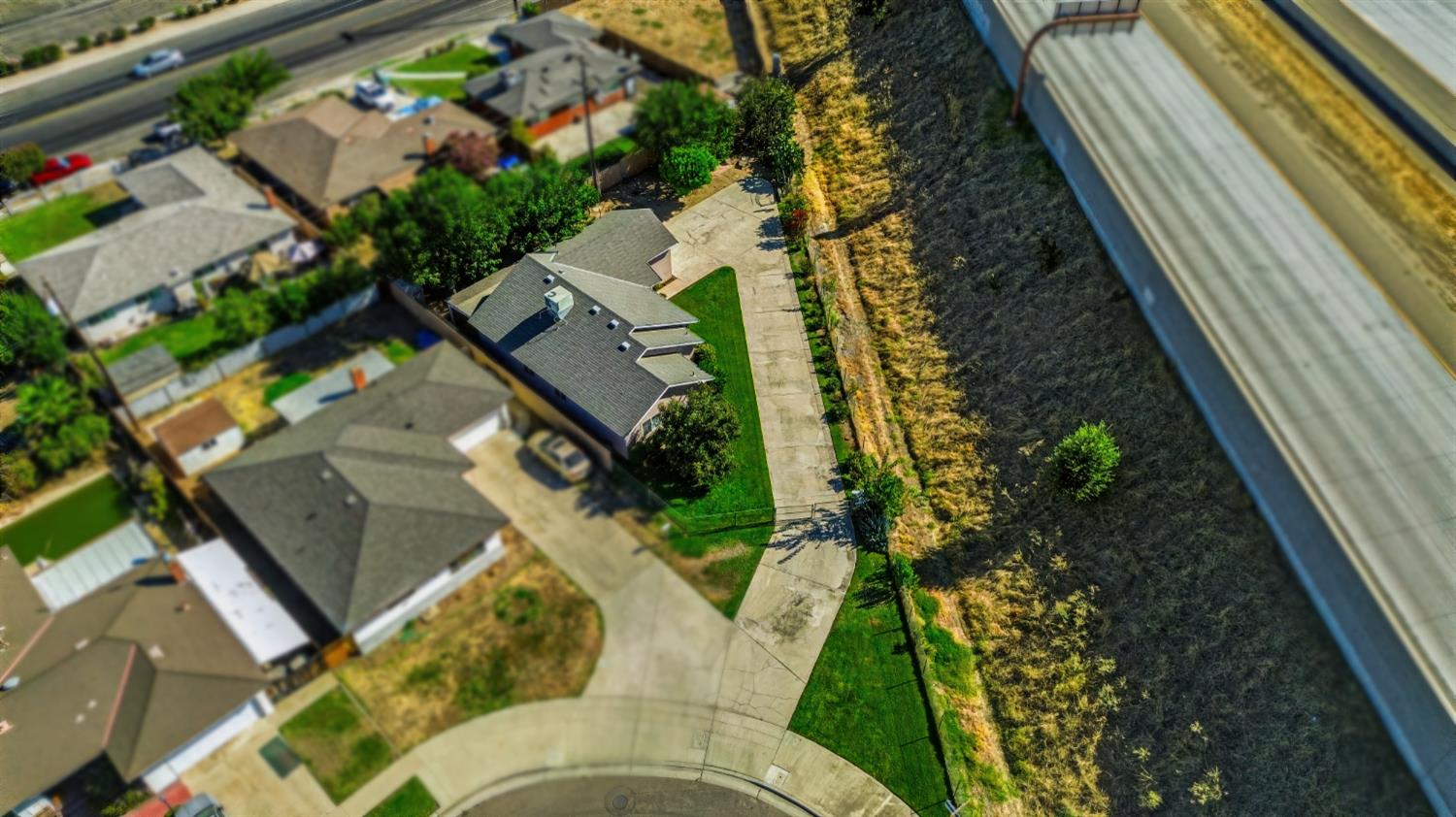 4683 E Norwich Ave, Fresno, CA 93726