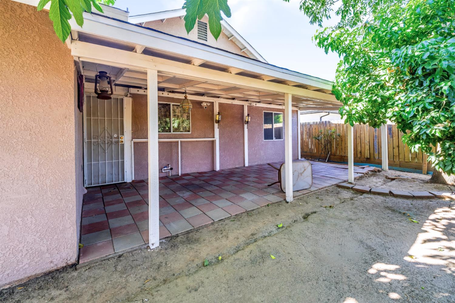 4683 E Norwich Ave, Fresno, CA 93726