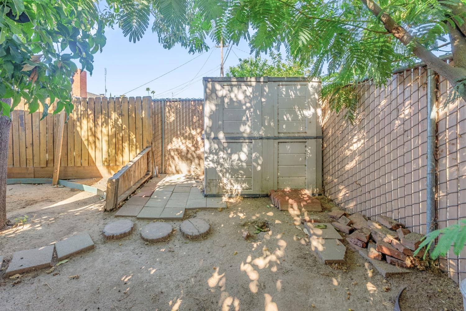 4683 E Norwich Ave, Fresno, CA 93726