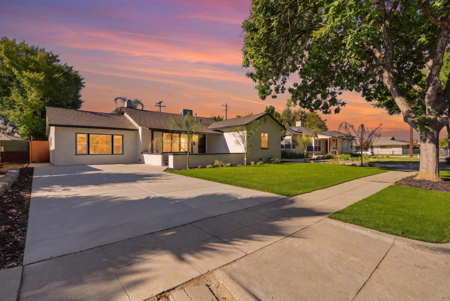 16 E Andrews Ave, Fresno, CA 93704