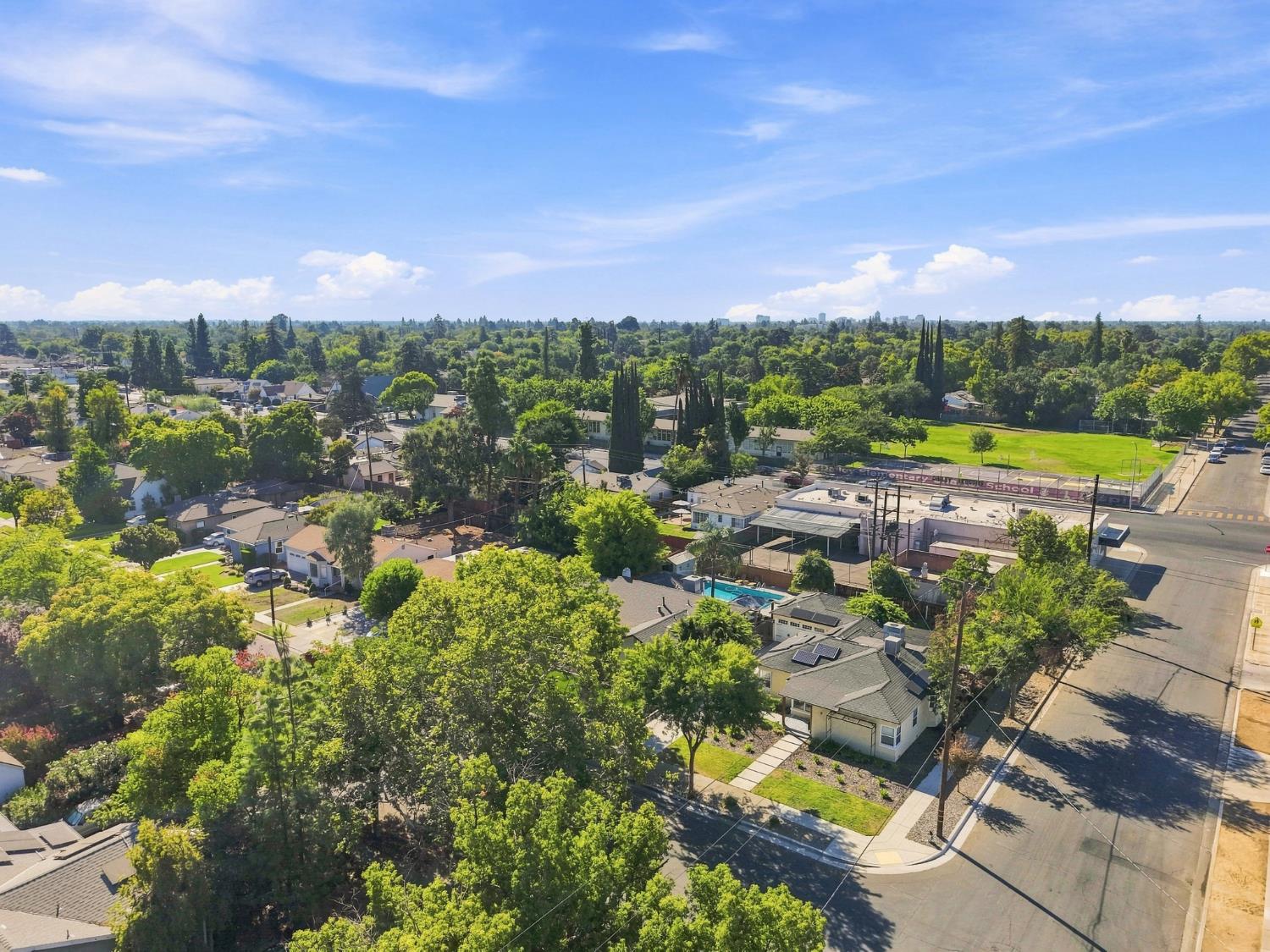 16 E Andrews Ave, Fresno, CA 93704