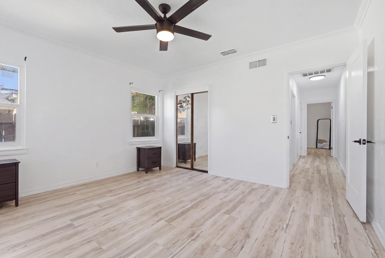 16 E Andrews Ave, Fresno, CA 93704