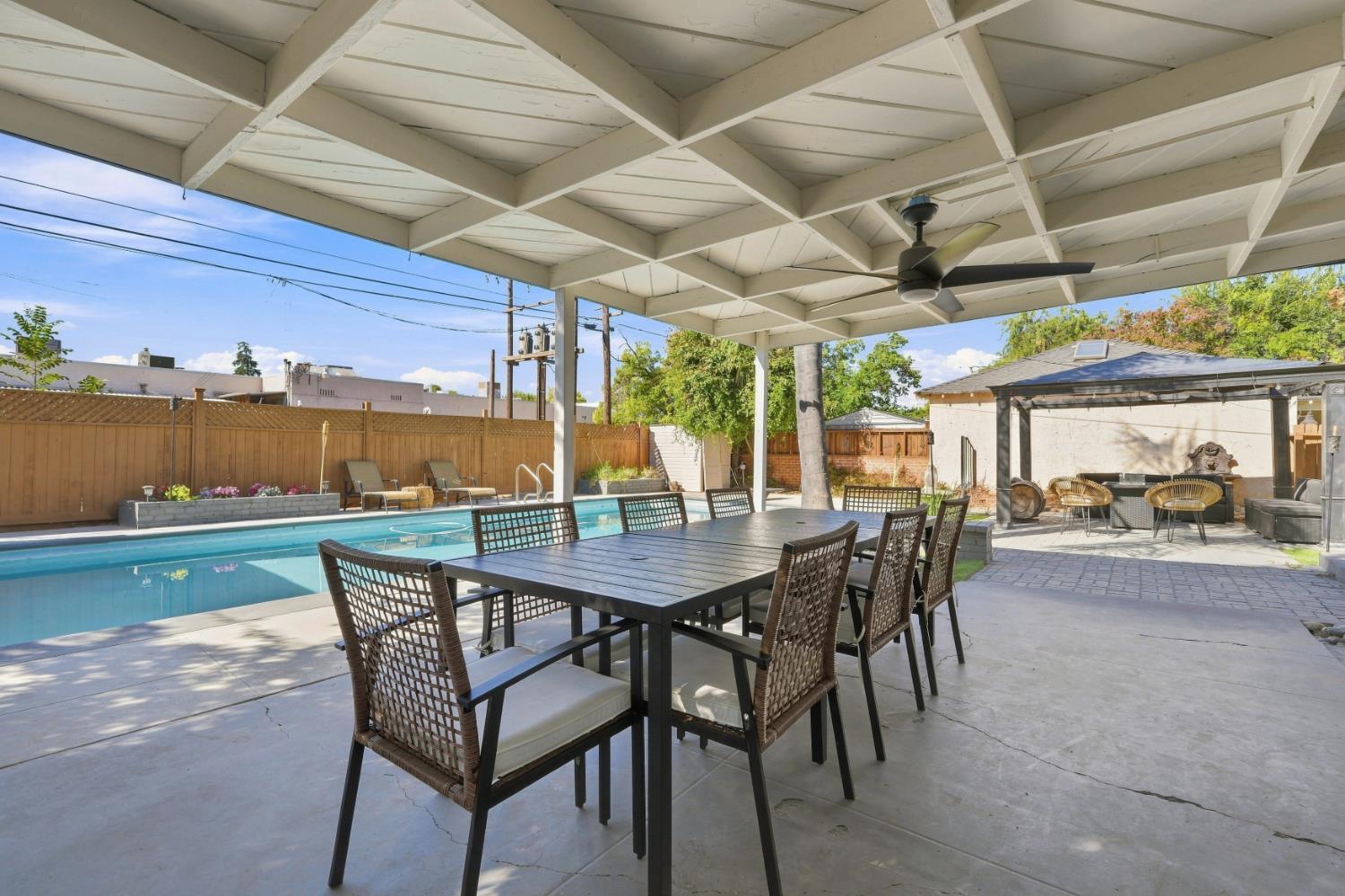16 E Andrews Ave, Fresno, CA 93704