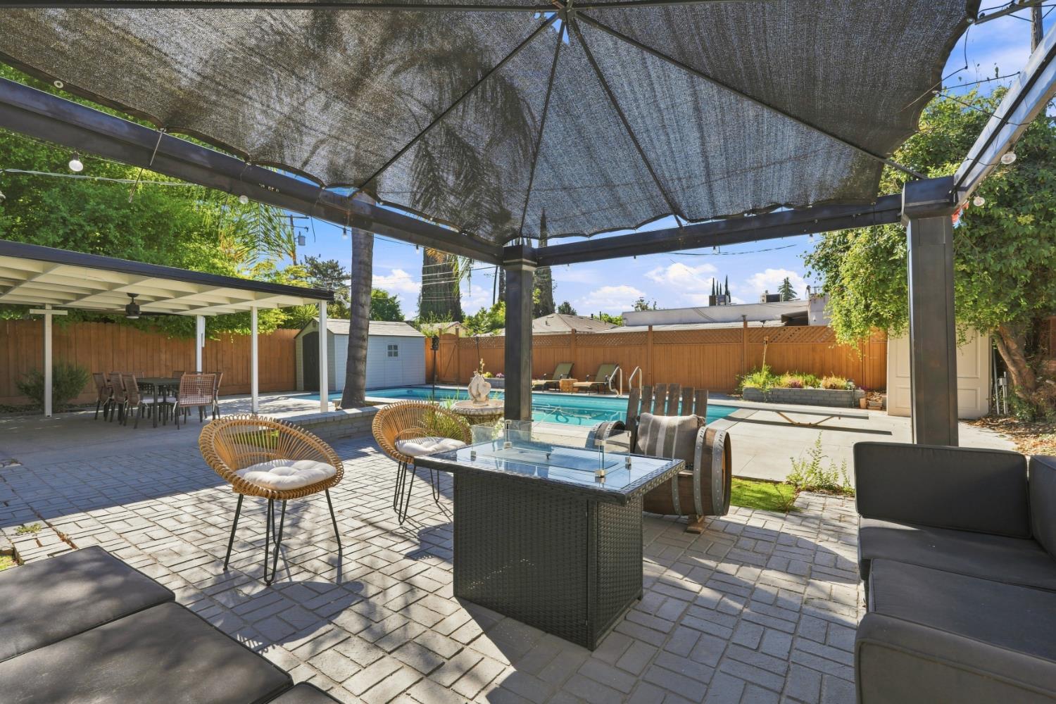 16 E Andrews Ave, Fresno, CA 93704
