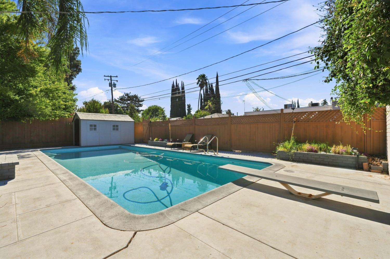 16 E Andrews Ave, Fresno, CA 93704