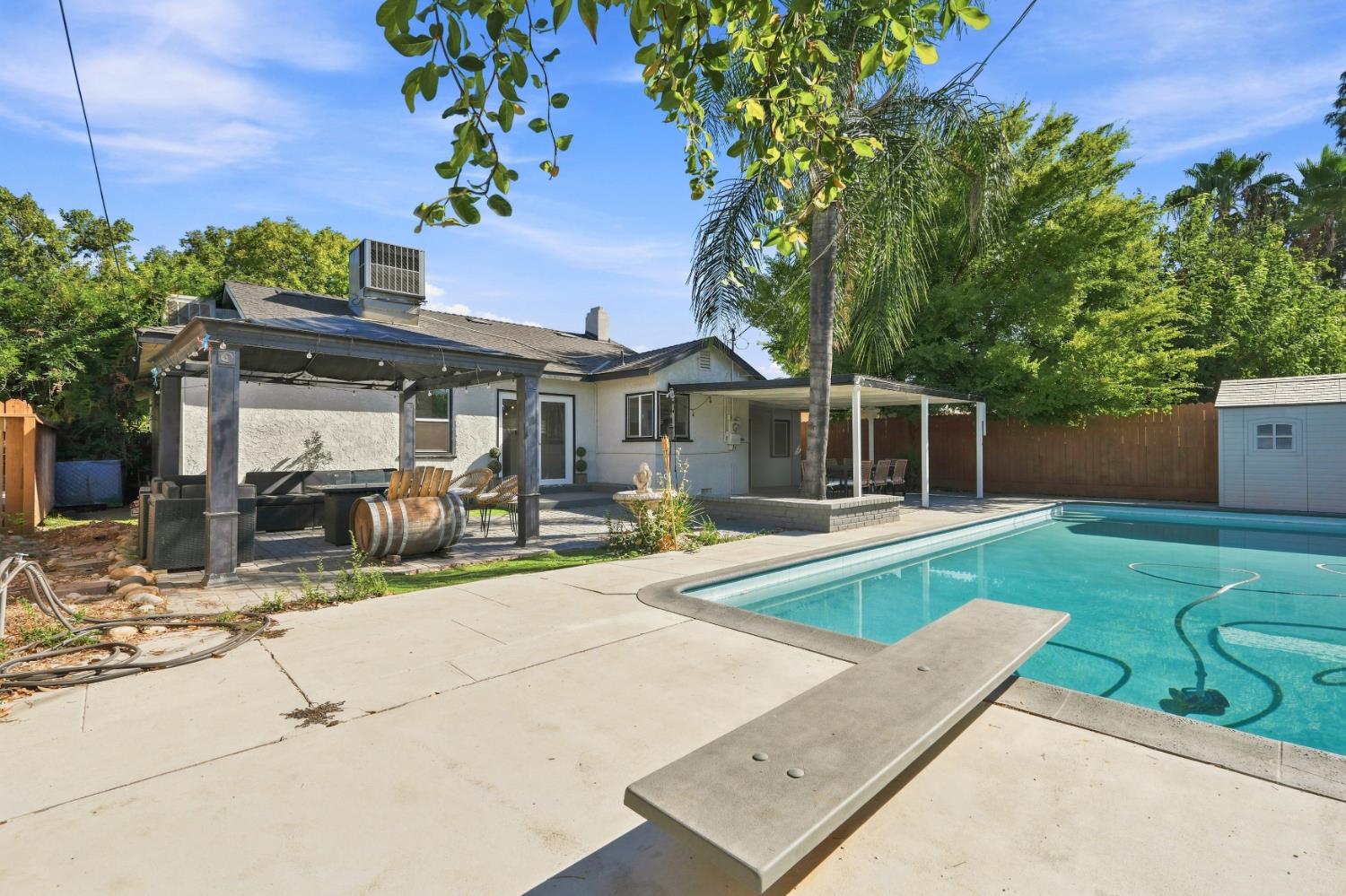 16 E Andrews Ave, Fresno, CA 93704