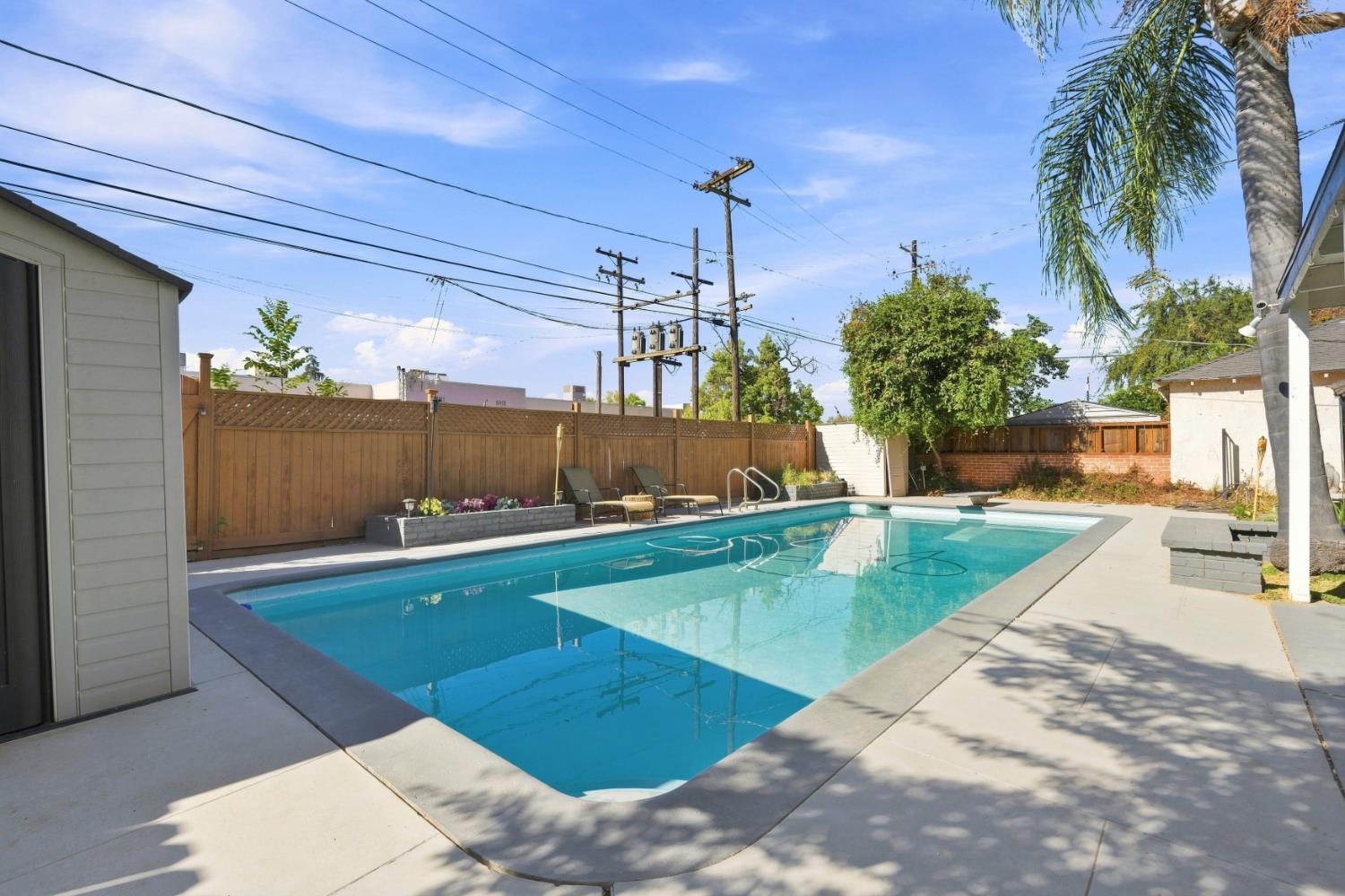 16 E Andrews Ave, Fresno, CA 93704
