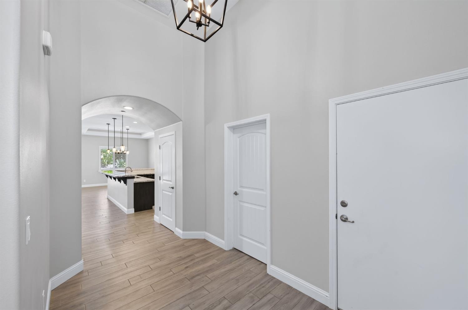 639 Mesa Dr S, Madera, CA 93636