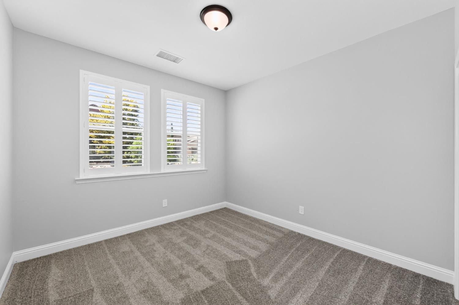 639 Mesa Dr S, Madera, CA 93636