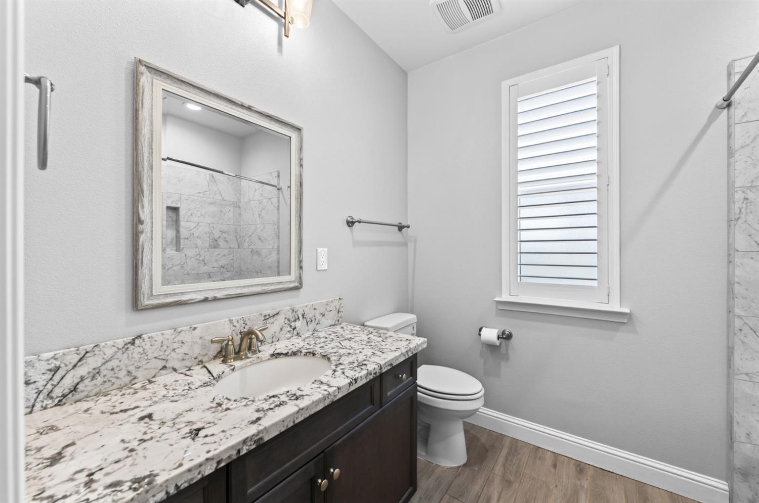 639 Mesa Dr S, Madera, CA 93636