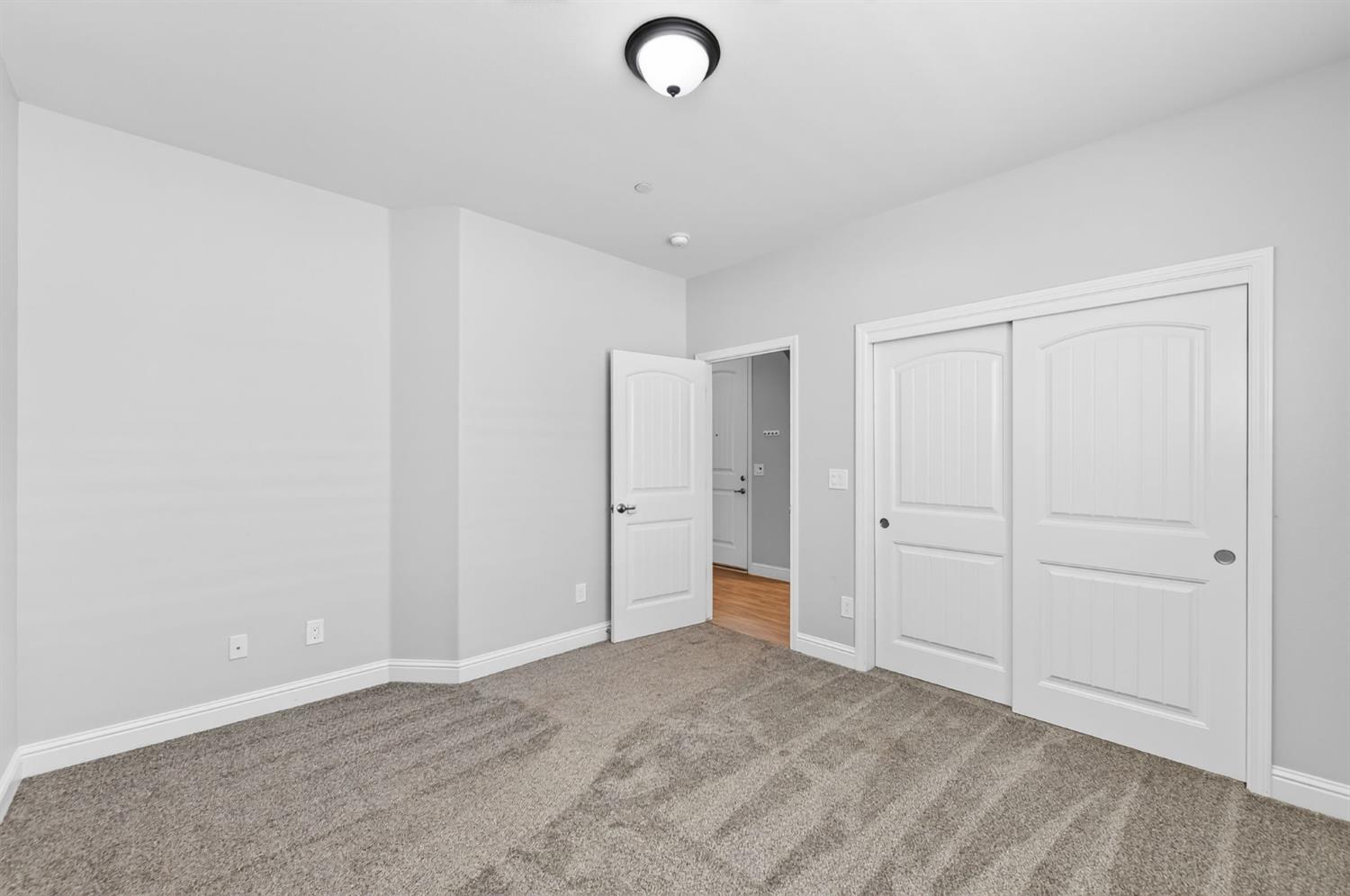 639 Mesa Dr S, Madera, CA 93636