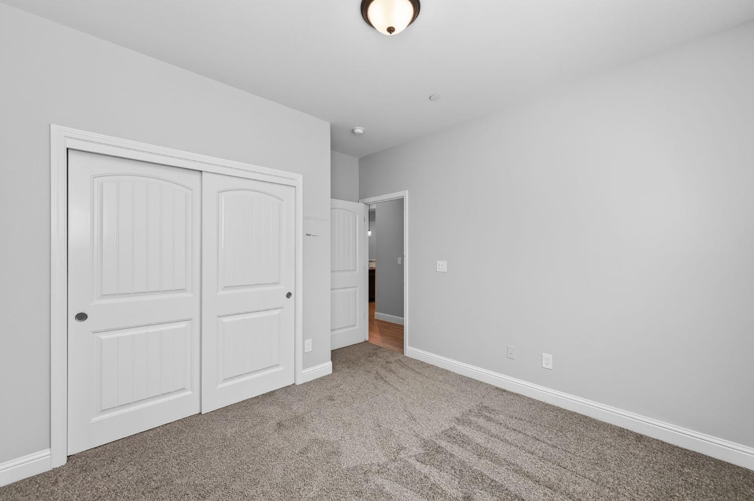 639 Mesa Dr S, Madera, CA 93636