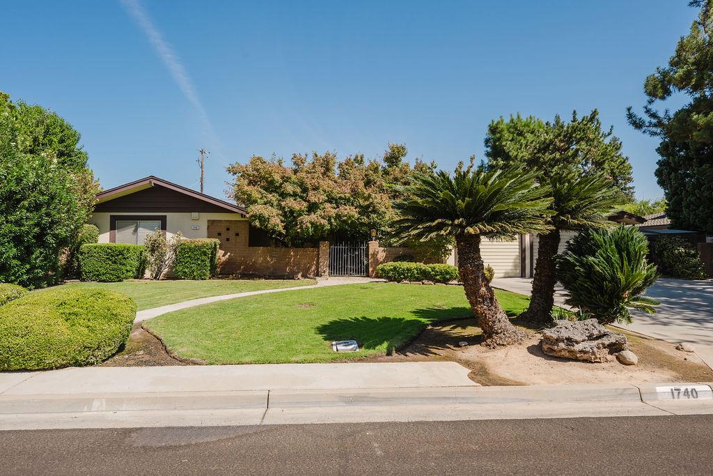 1740 W Celeste Ave, Fresno, CA 93711