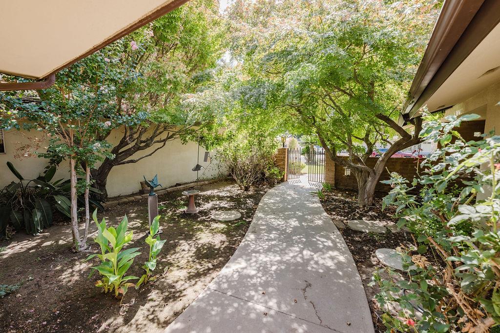 1740 W Celeste Ave, Fresno, CA 93711