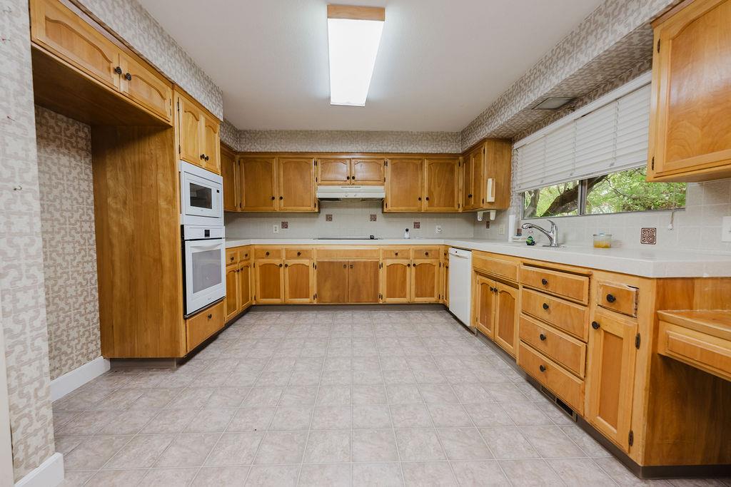 1740 W Celeste Ave, Fresno, CA 93711