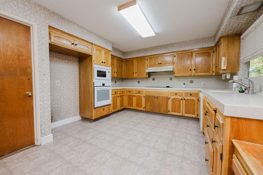 1740 W Celeste Ave, Fresno, CA 93711