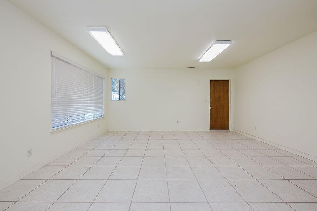 1740 W Celeste Ave, Fresno, CA 93711