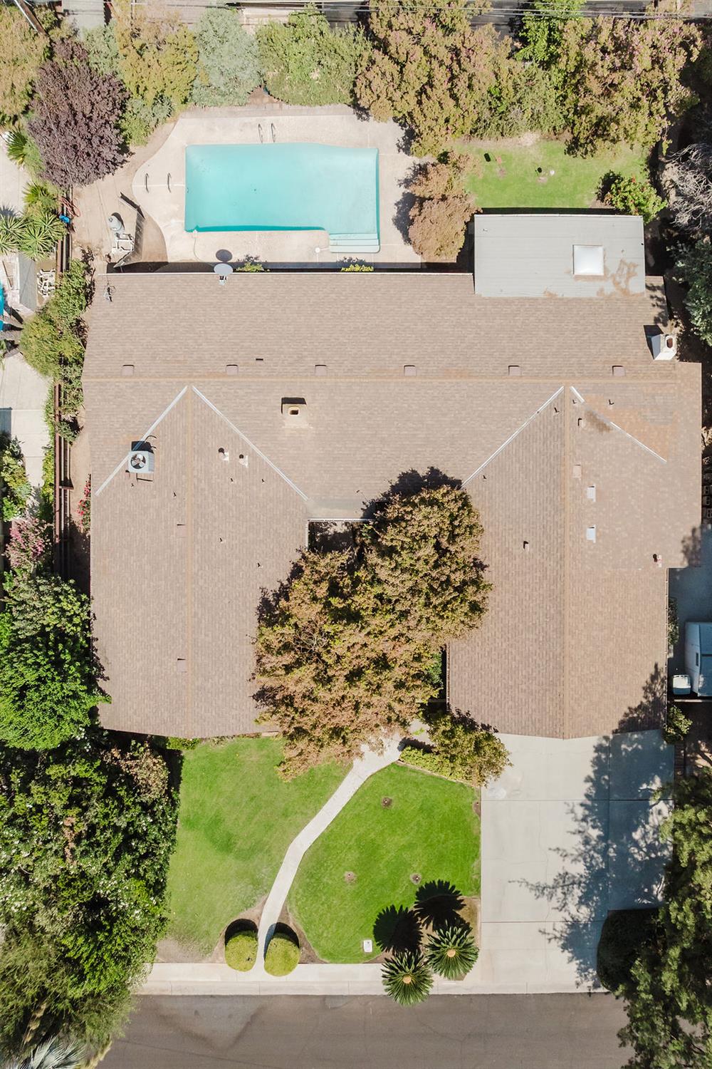 1740 W Celeste Ave, Fresno, CA 93711