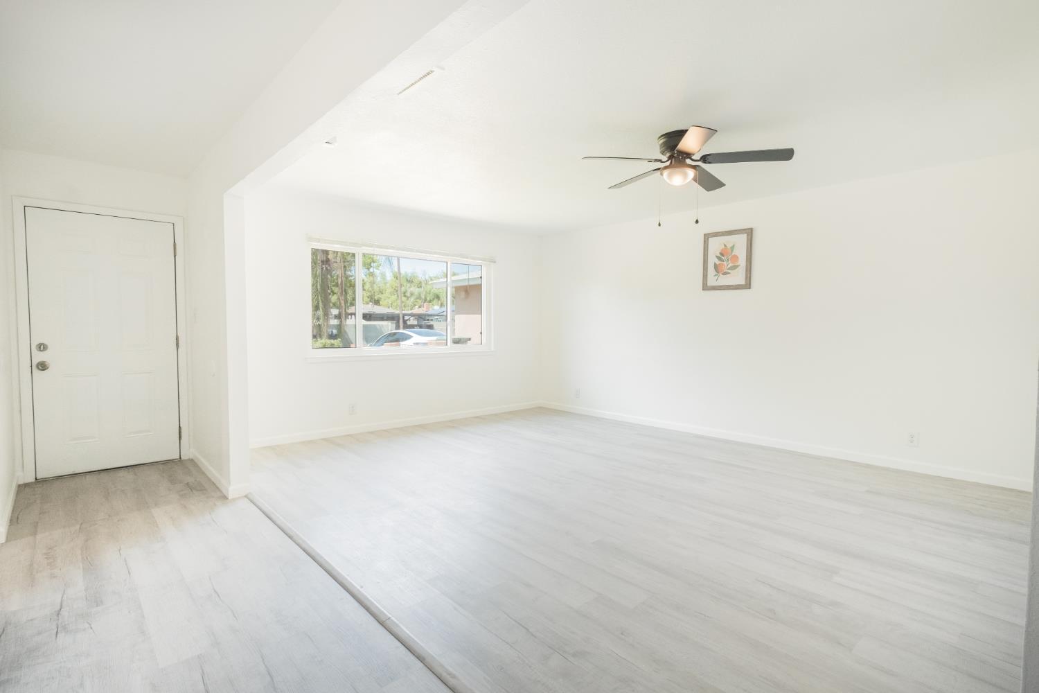 1516 N Fine Ave, Fresno, CA 93727