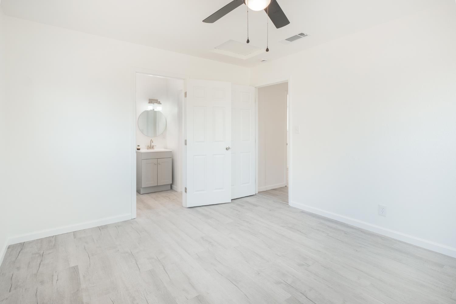 1516 N Fine Ave, Fresno, CA 93727