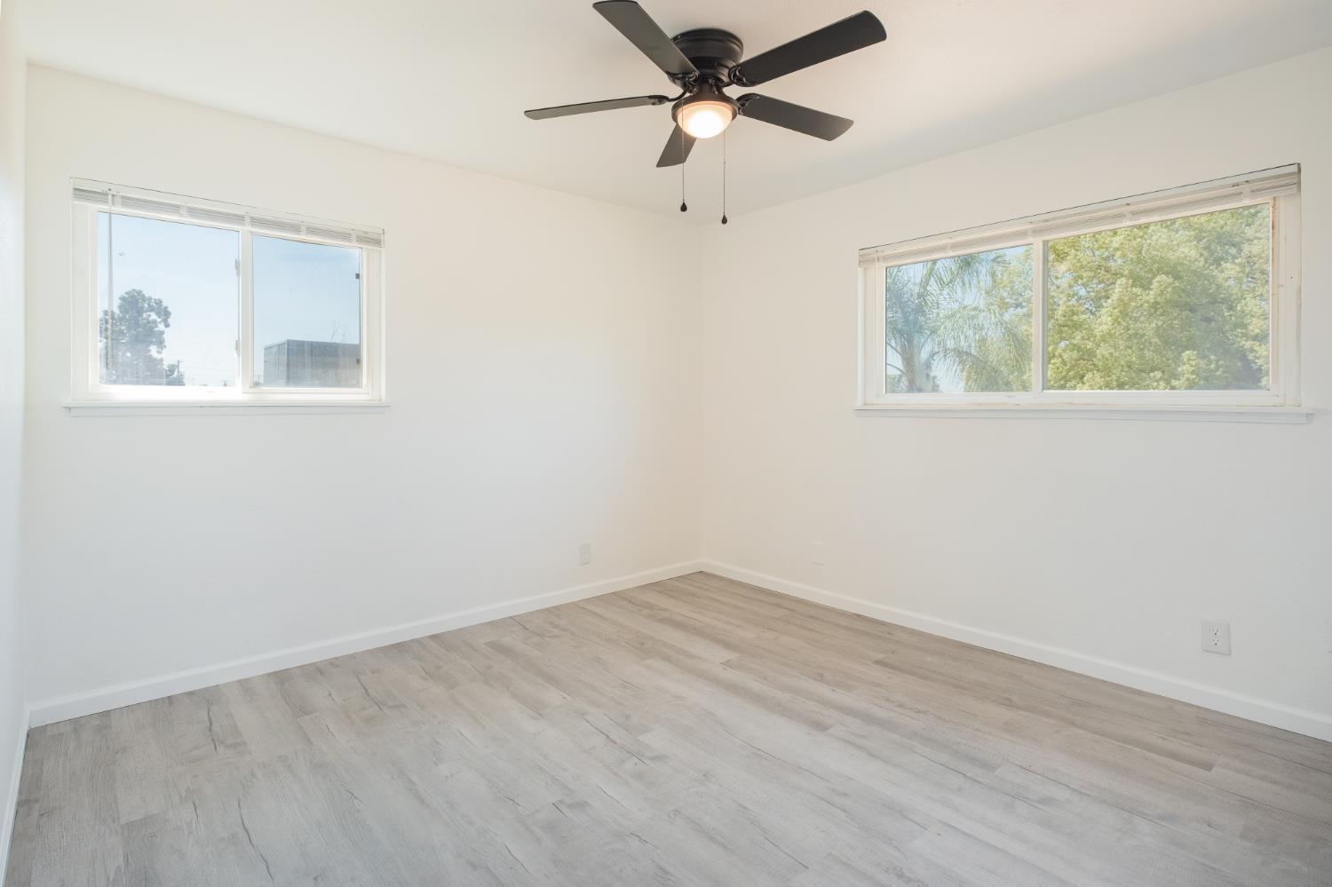 1516 N Fine Ave, Fresno, CA 93727