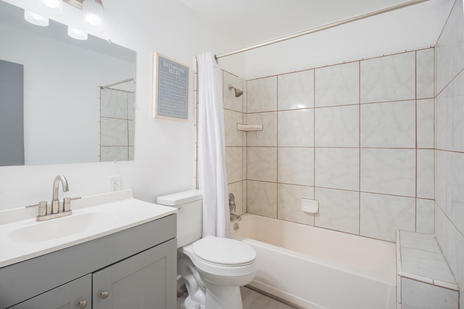 1516 N Fine Ave, Fresno, CA 93727