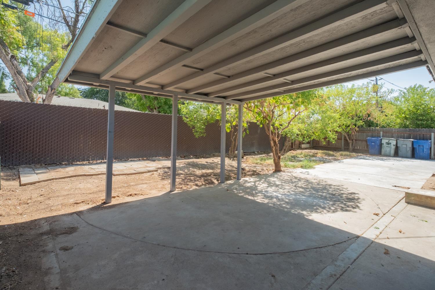 1516 N Fine Ave, Fresno, CA 93727