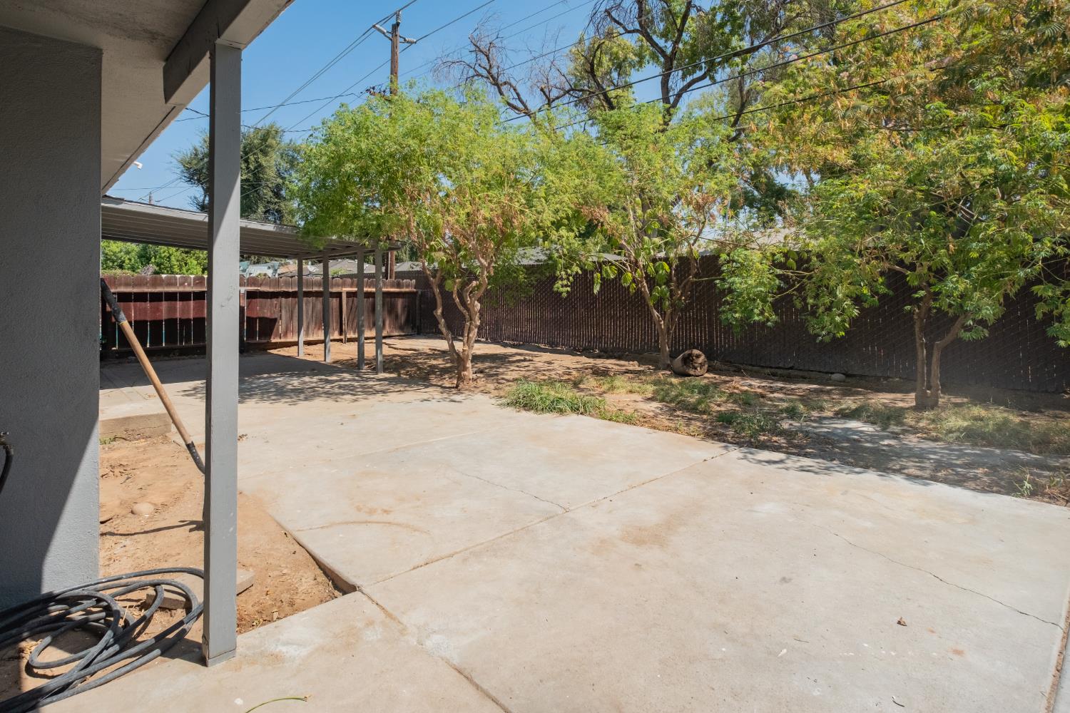1516 N Fine Ave, Fresno, CA 93727