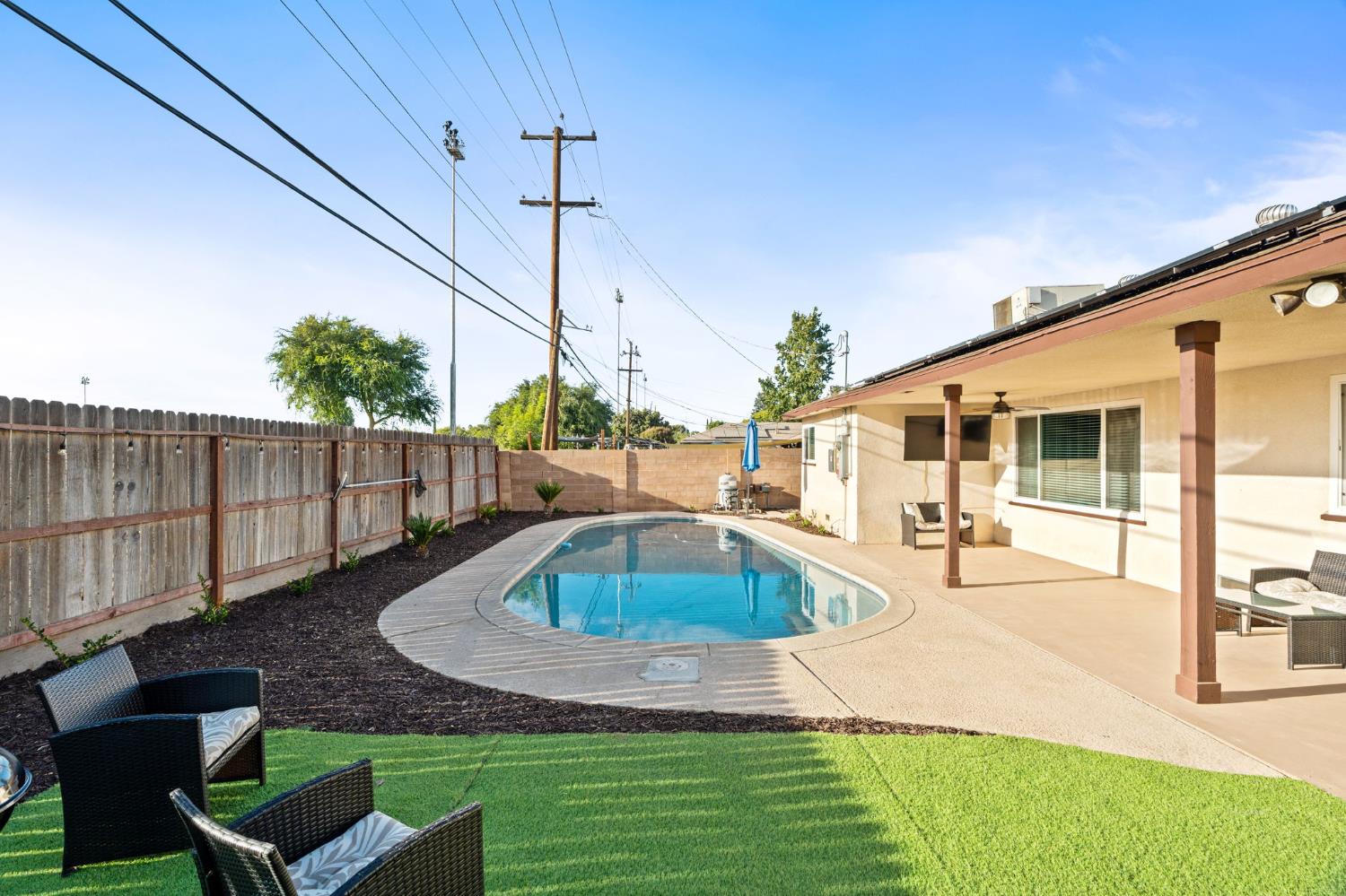 4467 N Bond Ave, Fresno, CA 93726