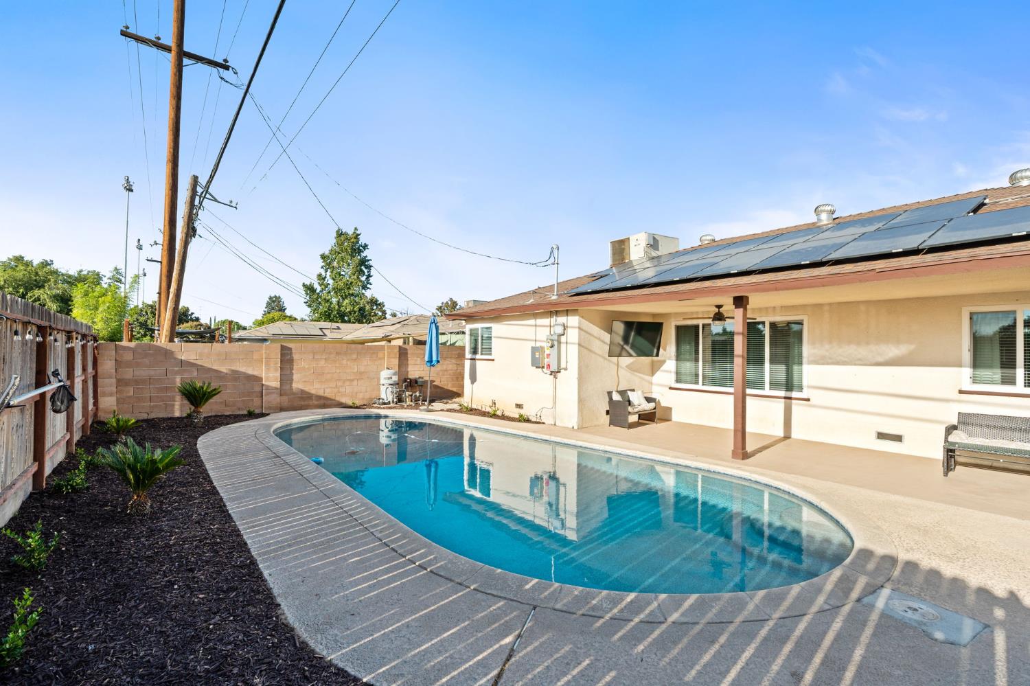 4467 N Bond Ave, Fresno, CA 93726