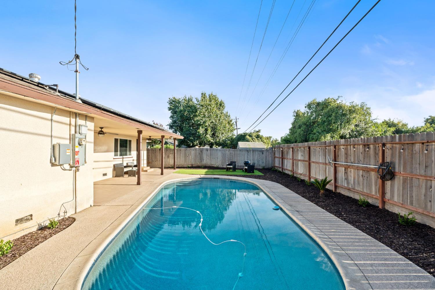 4467 N Bond Ave, Fresno, CA 93726