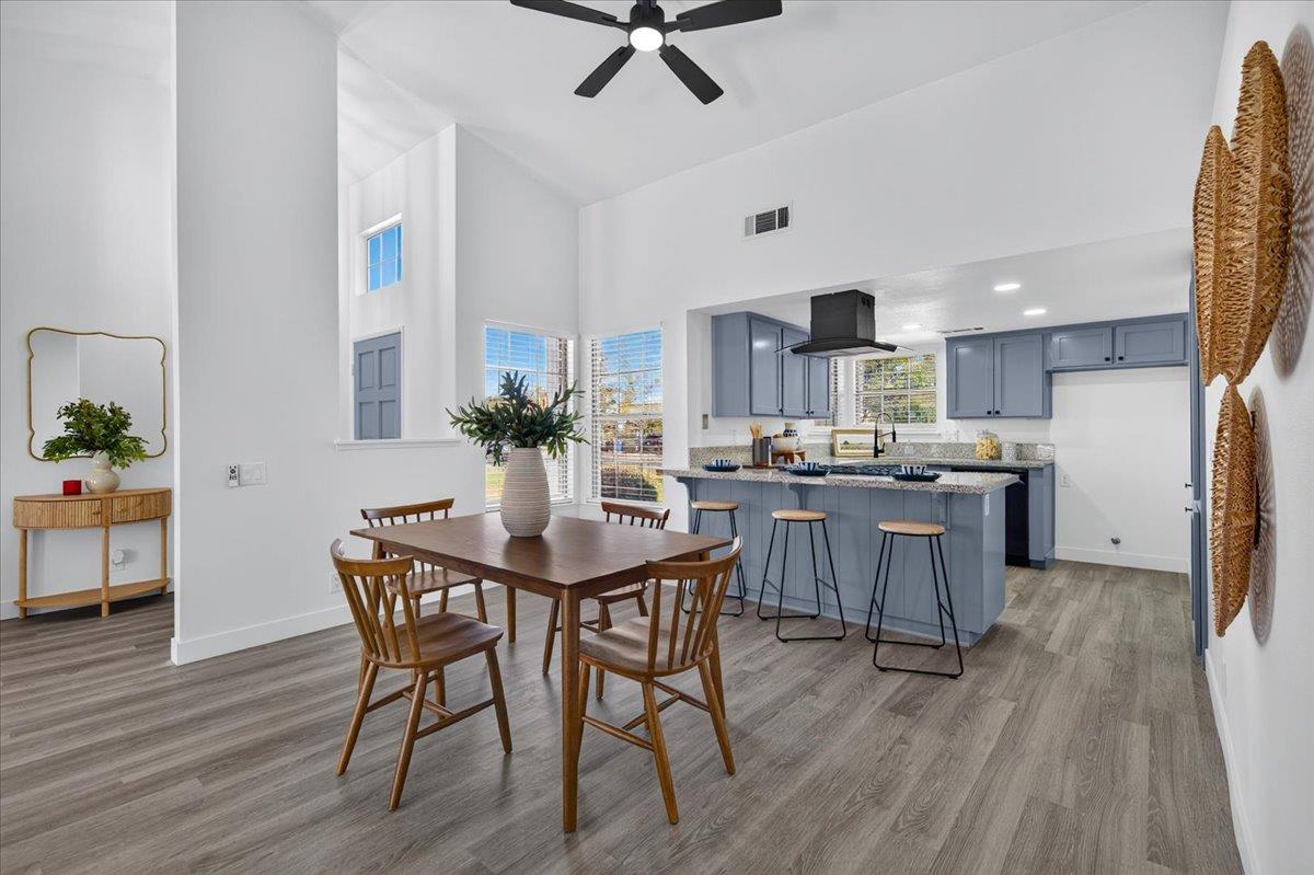 1051 E Terrace Dr, Hanford, CA 93230