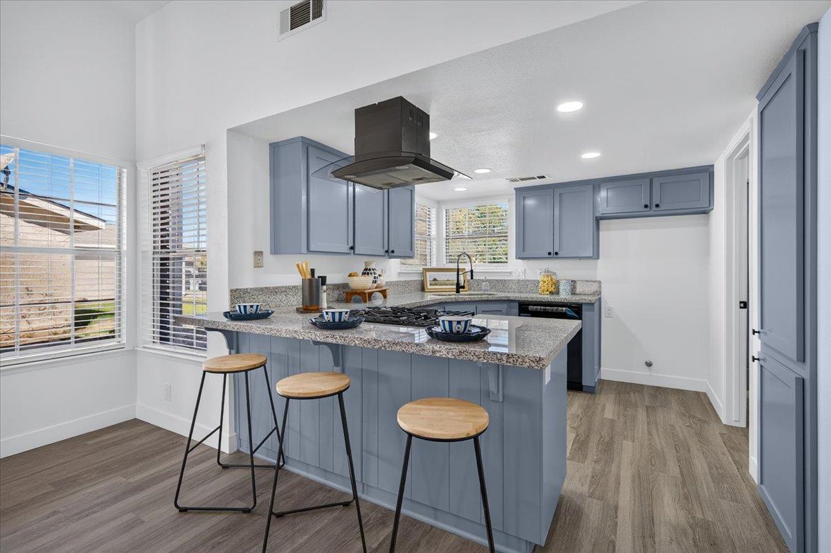 1051 E Terrace Dr, Hanford, CA 93230