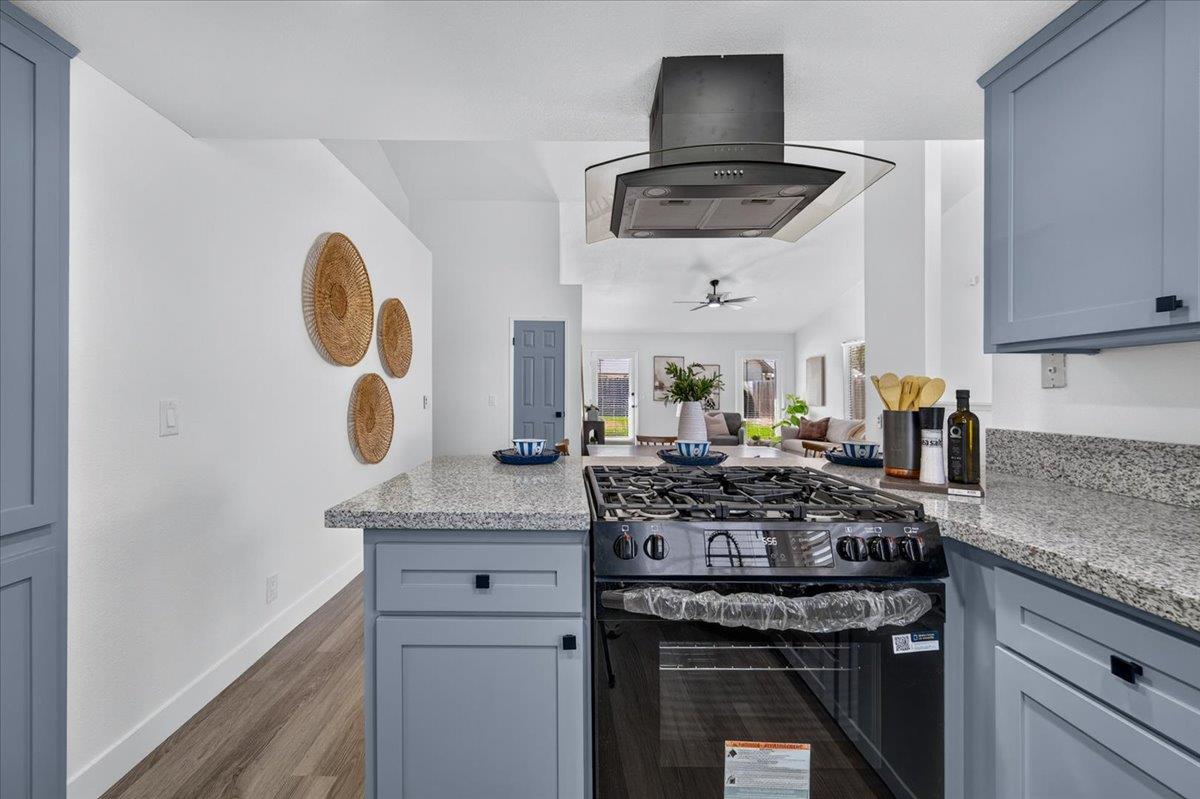 1051 E Terrace Dr, Hanford, CA 93230