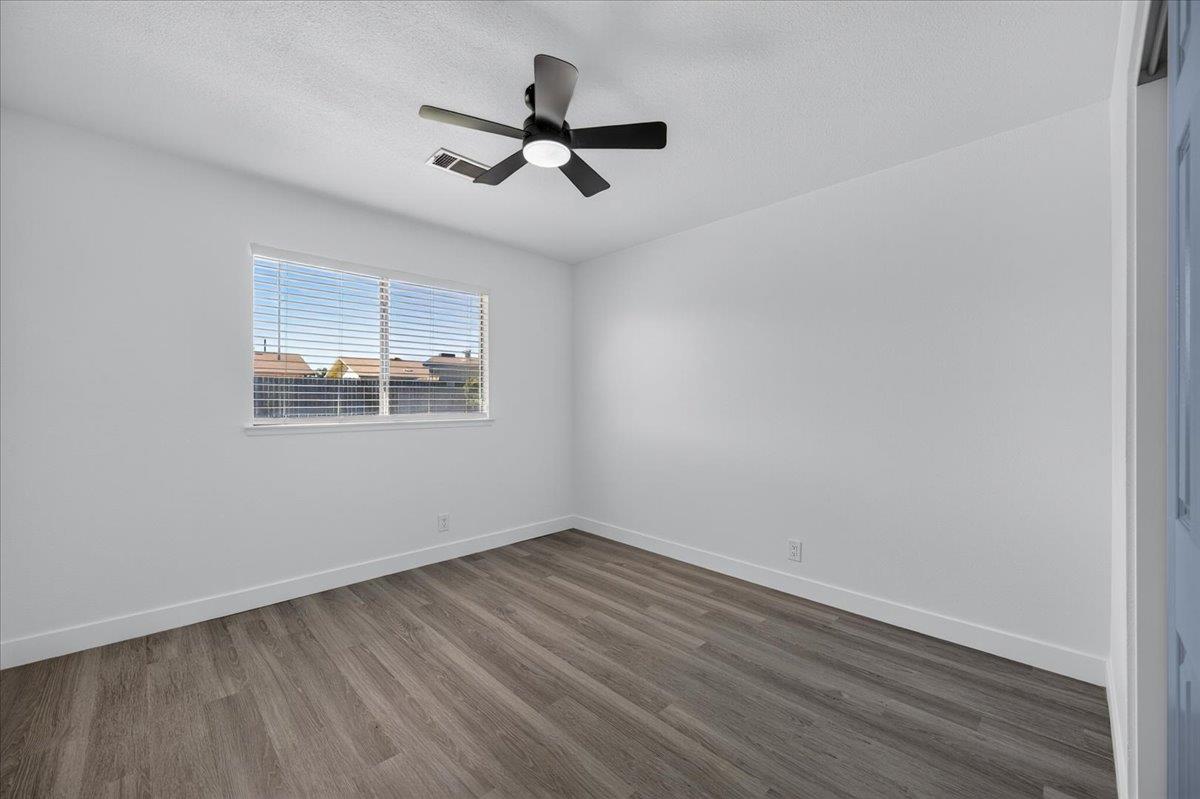 1051 E Terrace Dr, Hanford, CA 93230