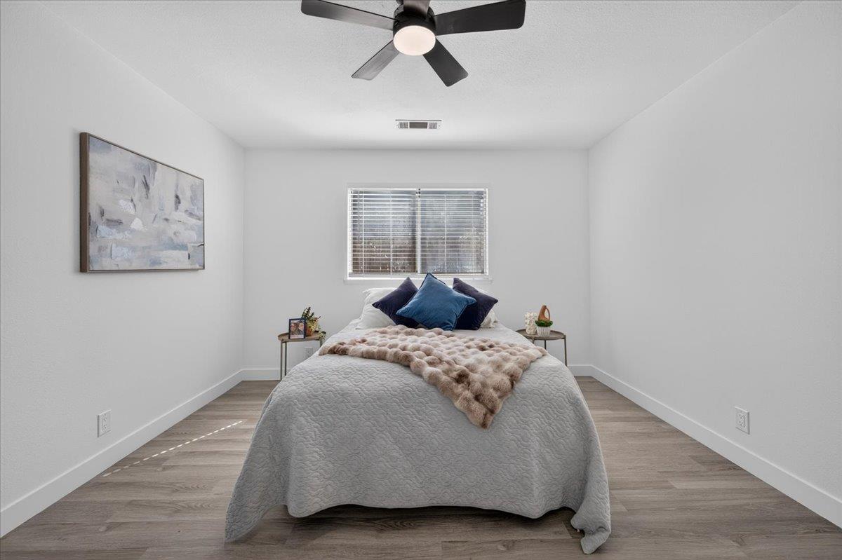 1051 E Terrace Dr, Hanford, CA 93230