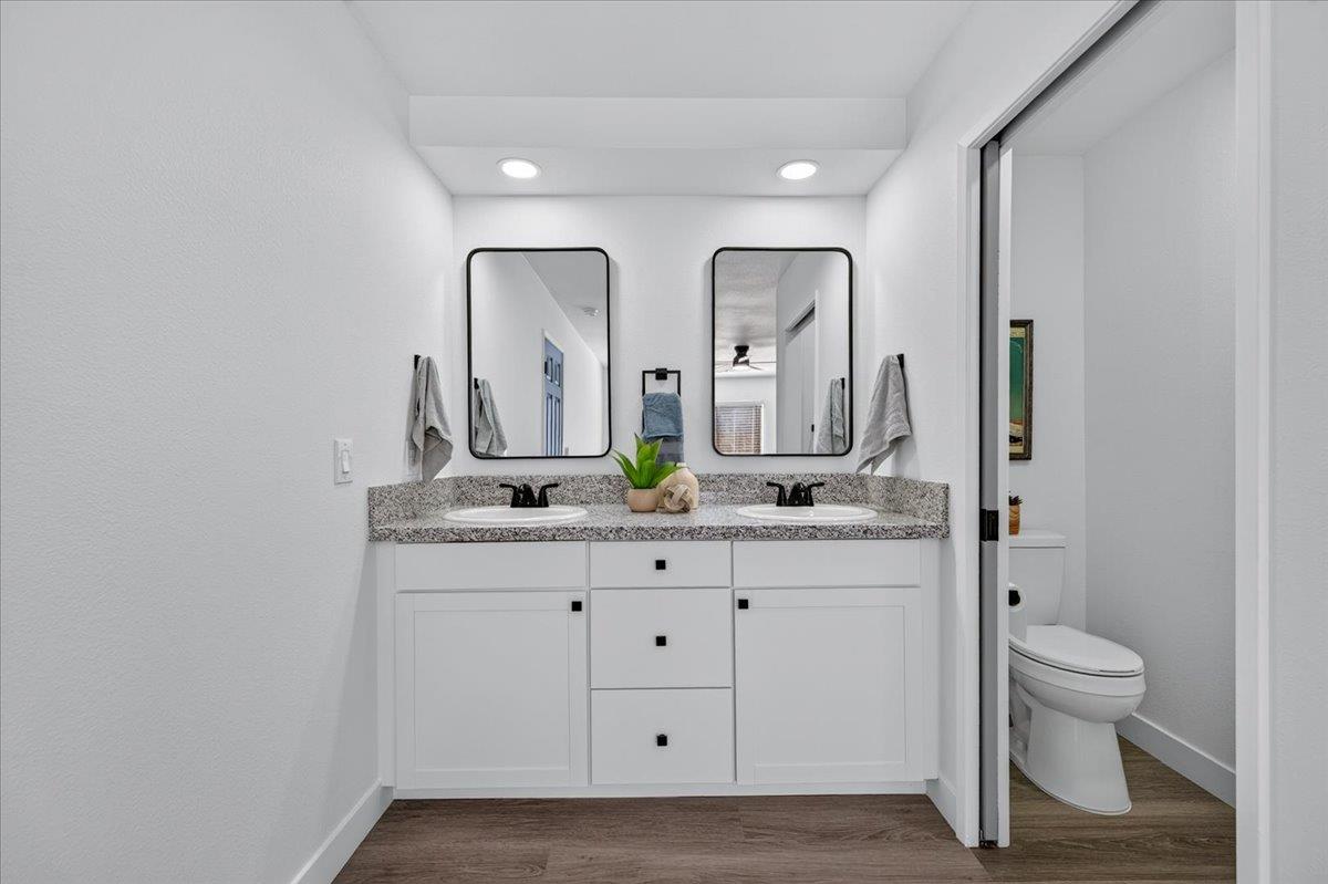 1051 E Terrace Dr, Hanford, CA 93230