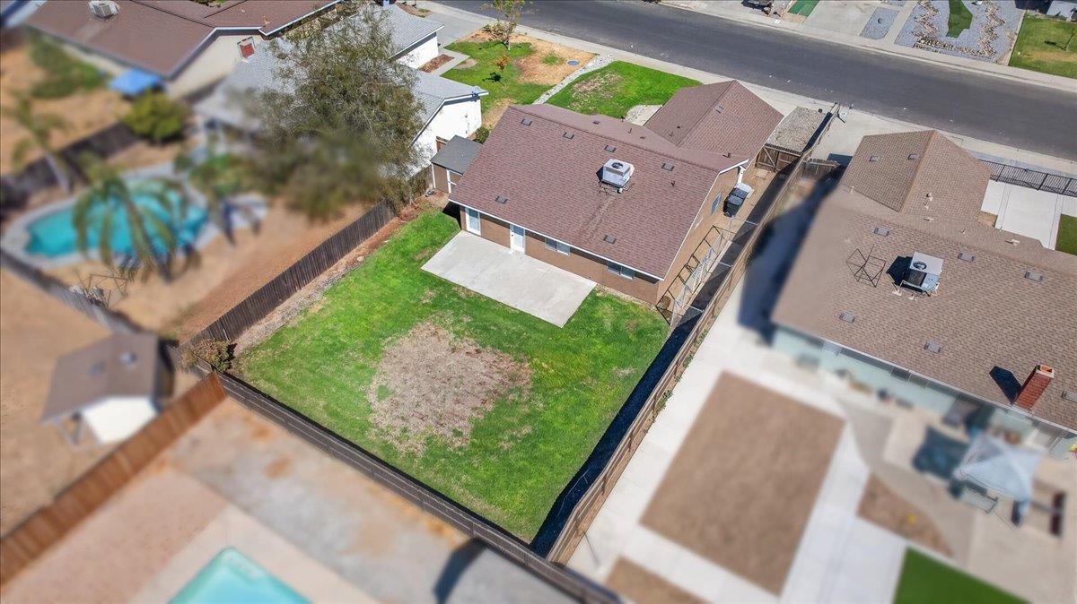 1051 E Terrace Dr, Hanford, CA 93230