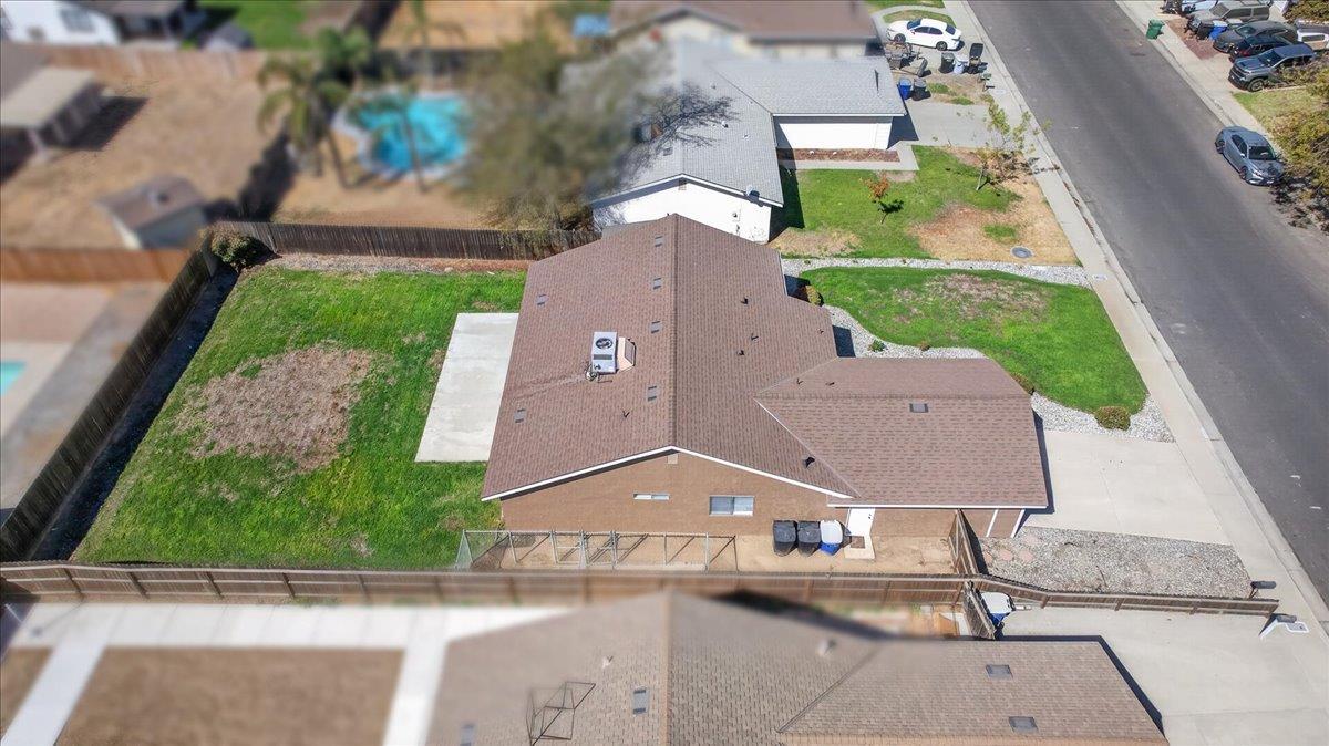 1051 E Terrace Dr, Hanford, CA 93230