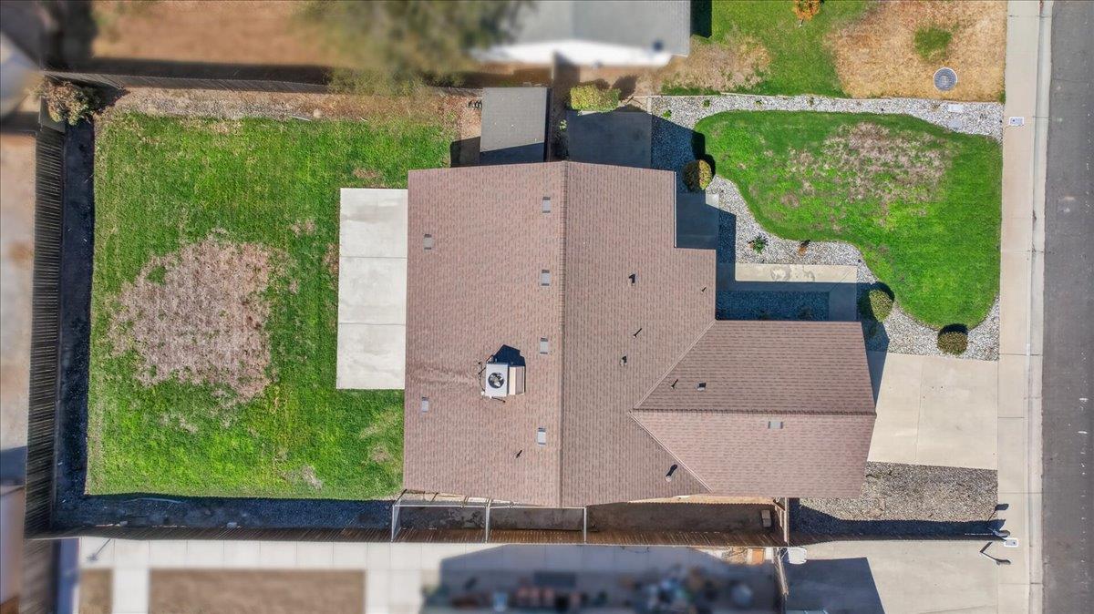 1051 E Terrace Dr, Hanford, CA 93230