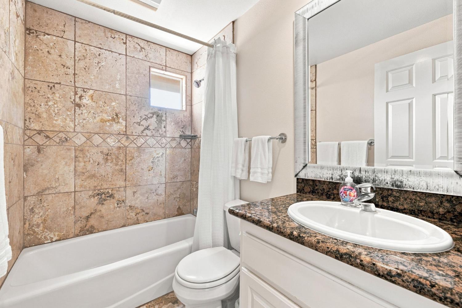 340 Ocean View Ave #C, Pismo Beach, CA 93449
