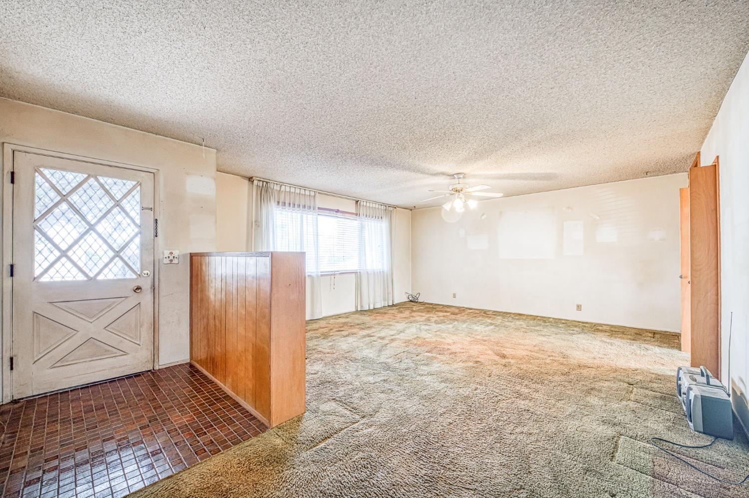 818 S Del Norte Ave, Kerman, CA 93630