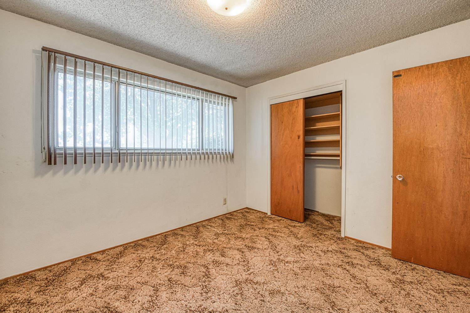 818 S Del Norte Ave, Kerman, CA 93630