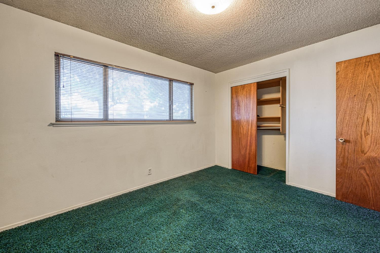 818 S Del Norte Ave, Kerman, CA 93630
