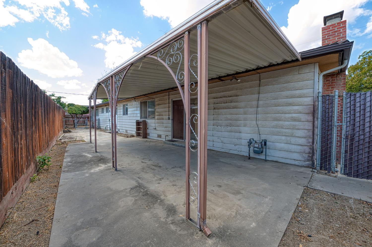 818 S Del Norte Ave, Kerman, CA 93630