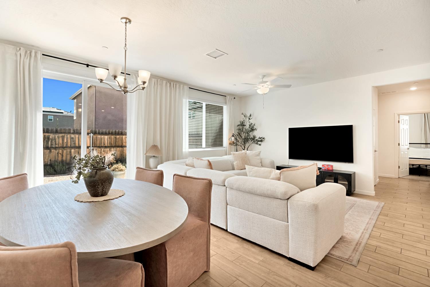 163 Reunion Way S, Madera, CA 93636