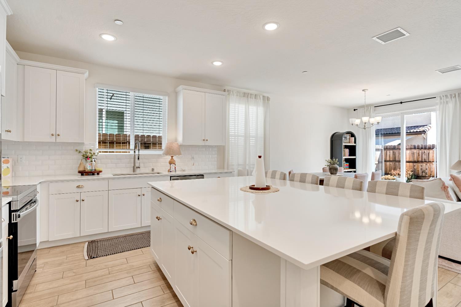 163 Reunion Way S, Madera, CA 93636