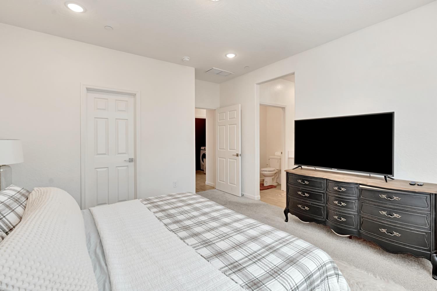 163 Reunion Way S, Madera, CA 93636