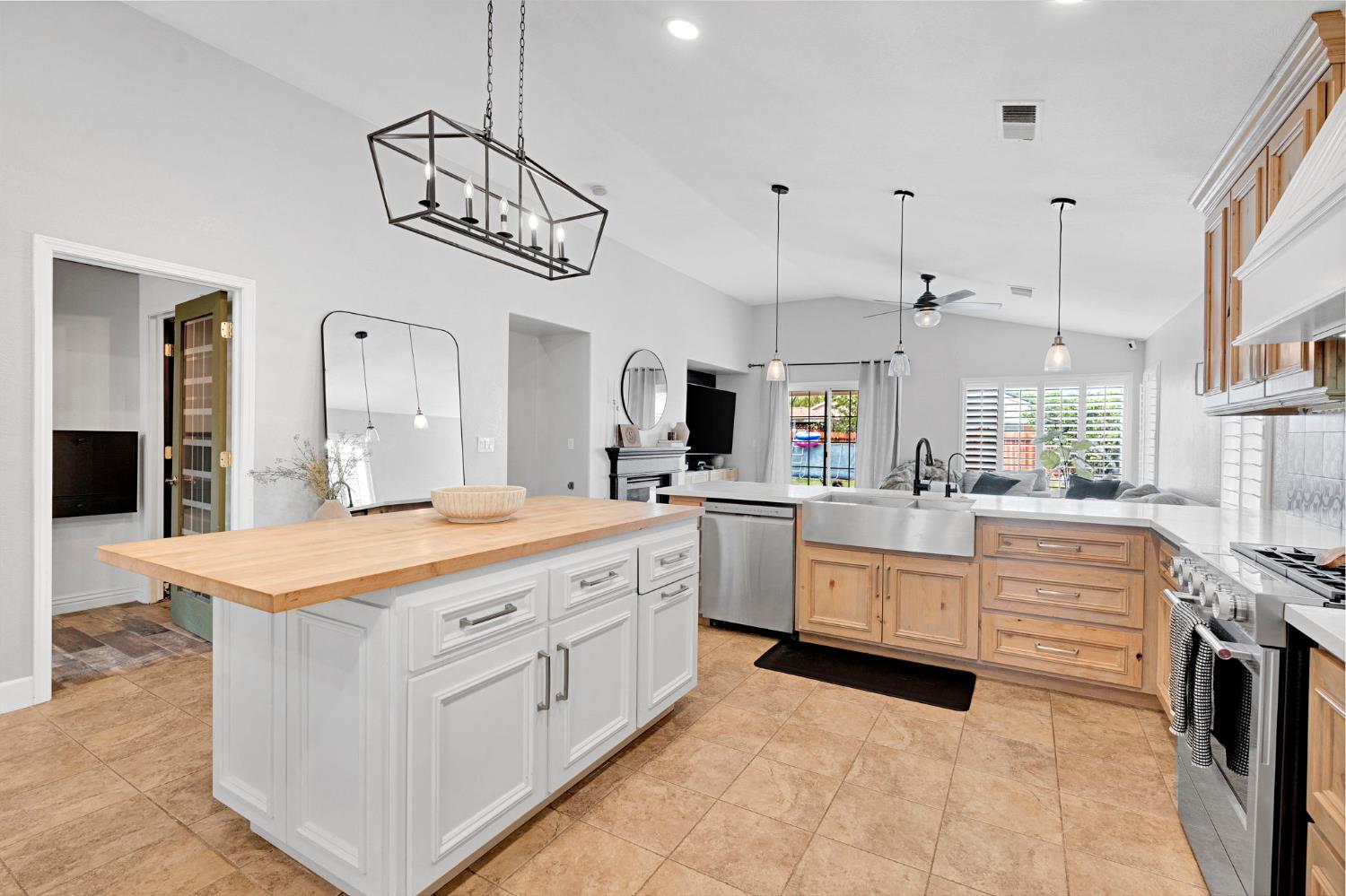 5745 E Florence Ave, Fresno, CA 93727